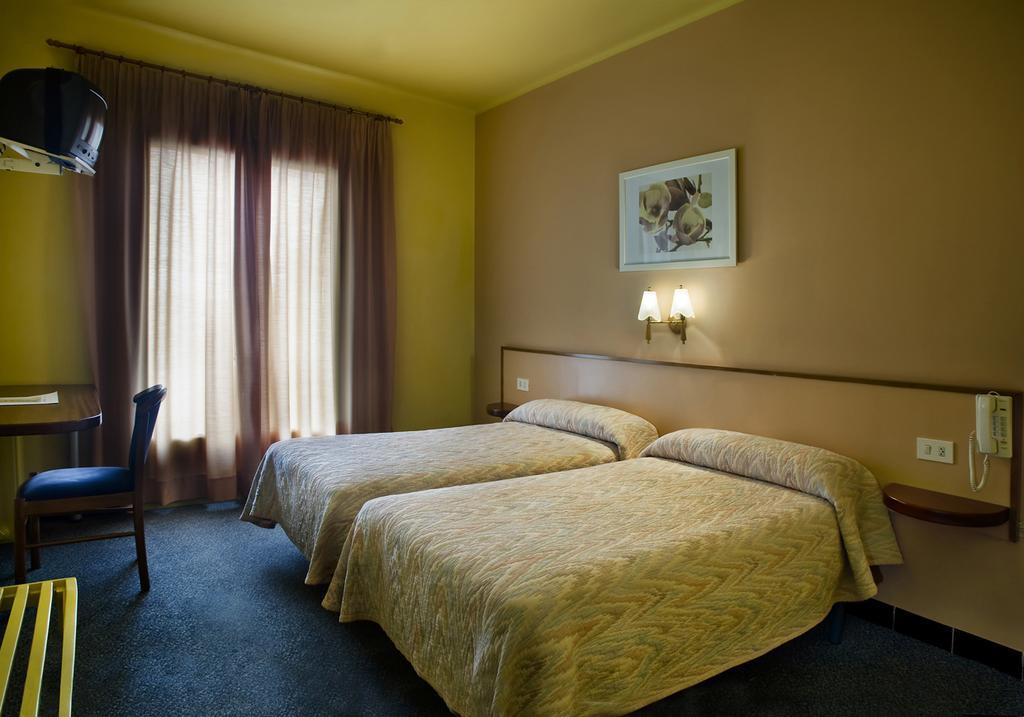 Hotel Emporium - Adults Only Кастельон-де-Ампуриас Экстерьер фото